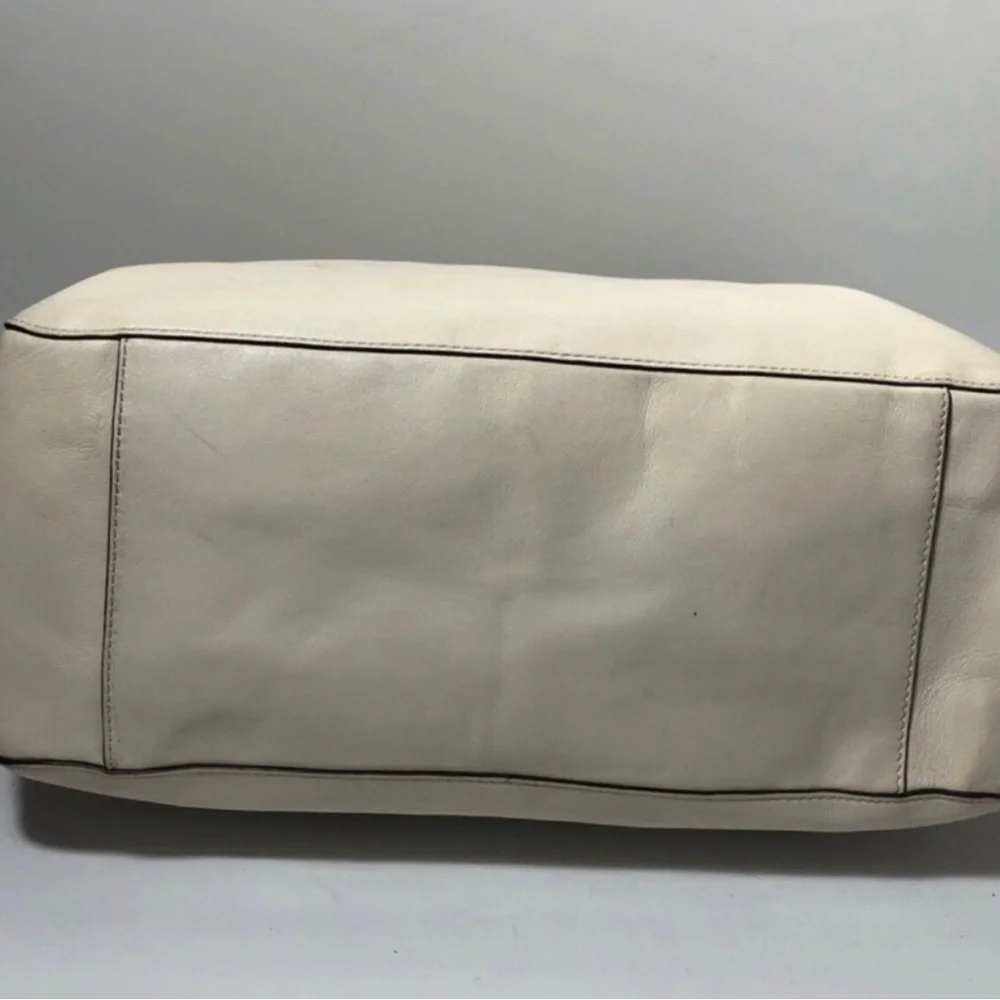 Coach Colette Cream Leather Shoulder Bag.